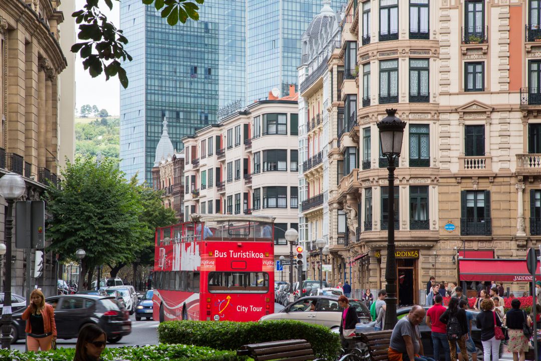 Hacienda endurece el control de inmobiliarias y plataformas de pisos turísticos Hacienda endurece el control de inmobiliarias y plataformas de pisos turísticos