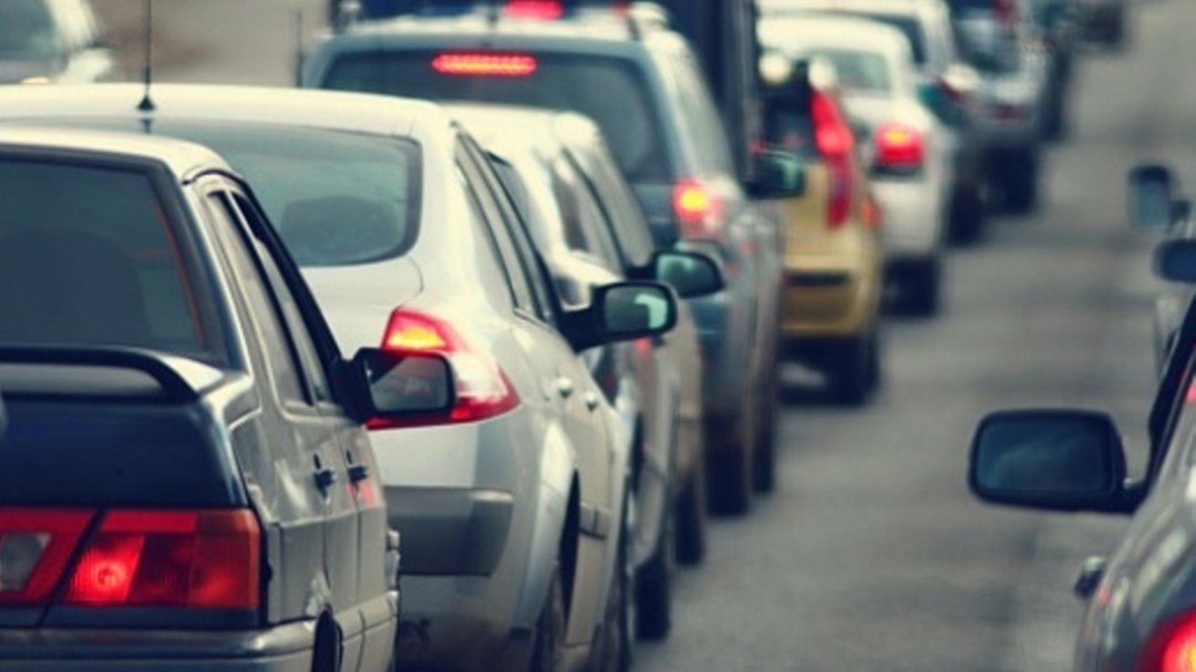 Nuevo atascazo por un accidente en el puente de A Pasaxe