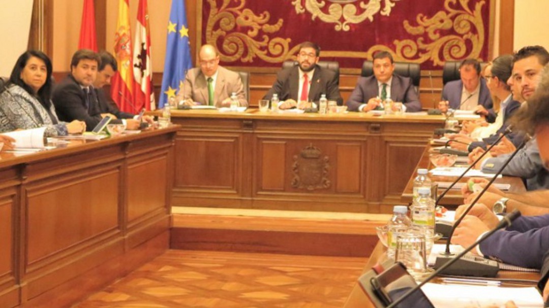 Ciudadanos se plantea impugnar el convenio entre Diputación y CONFAE