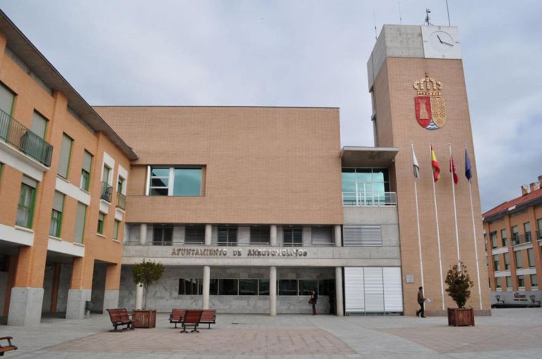 Fachada del Ayuntamiento de Arroyomolinos Fachada del Ayuntamiento de Arroyomolinos