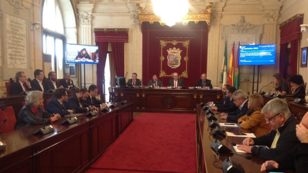 De la Torre saca adelante su plan de obras en los distritos antes de las elecciones