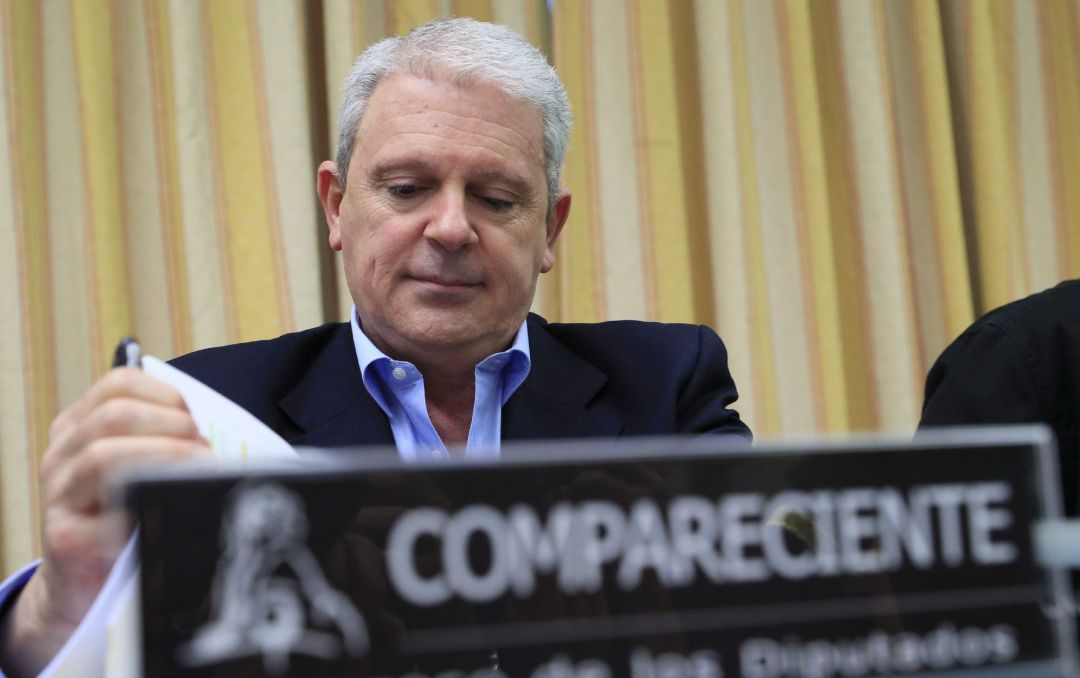 El considerado 'número dos' de la trama Gürtel, Pablo Crespo, que cumple condena en prisión por este caso judicial durante su comparecencia ante la comisión de investigación en el Congreso. El considerado 'número dos' de la trama Gürtel, Pablo Crespo, que cumple condena en prisión por este caso judicial durante su comparecencia ante la comisión de investigación en el Congreso.