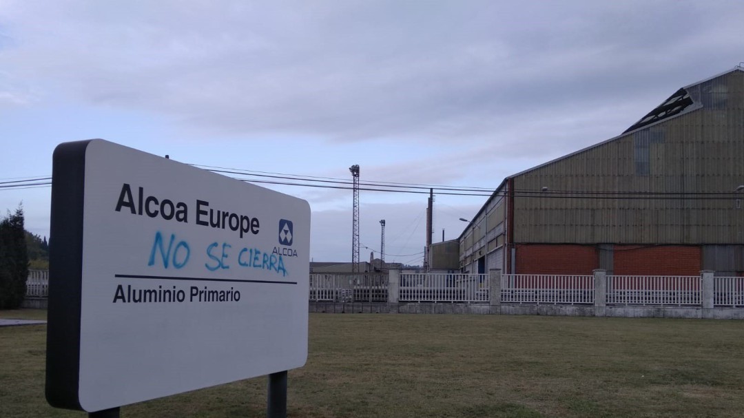Alcoa accede a negociar con posibles inversores y prorroga la negociación del ERE