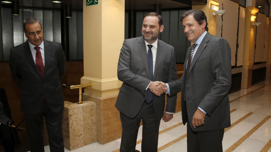 El ministro Ábalos anuncia un túnel con ancho ibérico en la Variante para permitir tráfico mixto