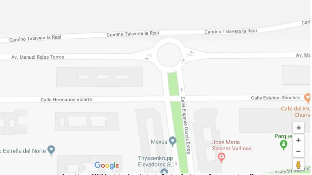 Una conductora de 70 años que triplicaba la tasa de alcohol atraviesa una rotonda