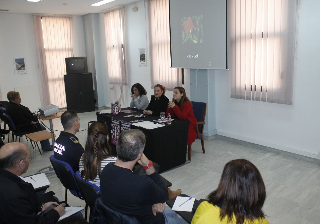 Salobreña forma a profesionales de distintos ámbitos en violencia de género