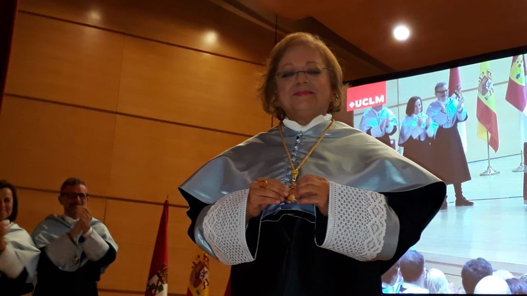 La fotógrafa Cristina García Rodero, primera doctora "honoris causa" de UCLM La fotógrafa Cristina García Rodero, primera doctora "honoris causa" de UCLM