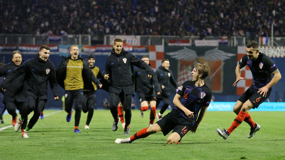 Jedvaj mete a Croacia en la pelea por la Final Four y España no depende de sí misma