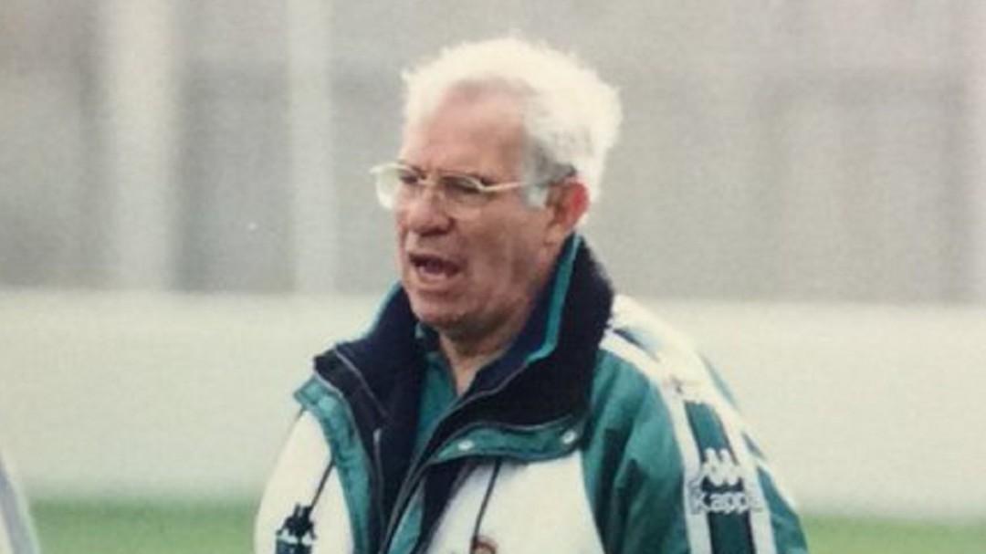 Escucha a Luis Aragonés, último entrenador que consiguió ganar en el Camp Nou con el Betis