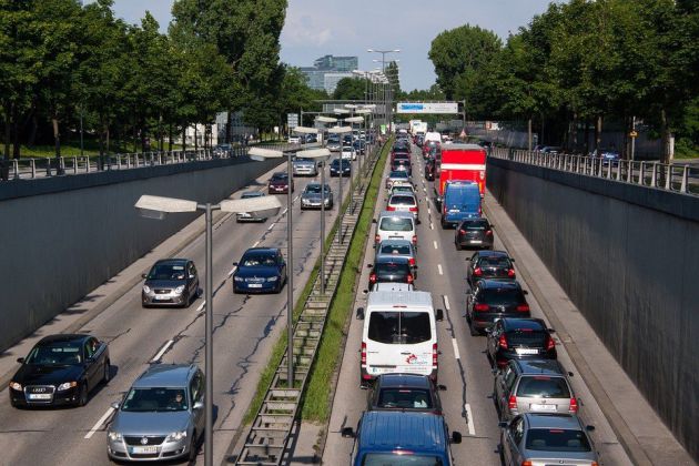 Las emisiones del transporte suponen un 25% del total de las emisiones de gases de efecto invernadero Las emisiones del transporte suponen un 25% del total de las emisiones de gases de efecto invernadero