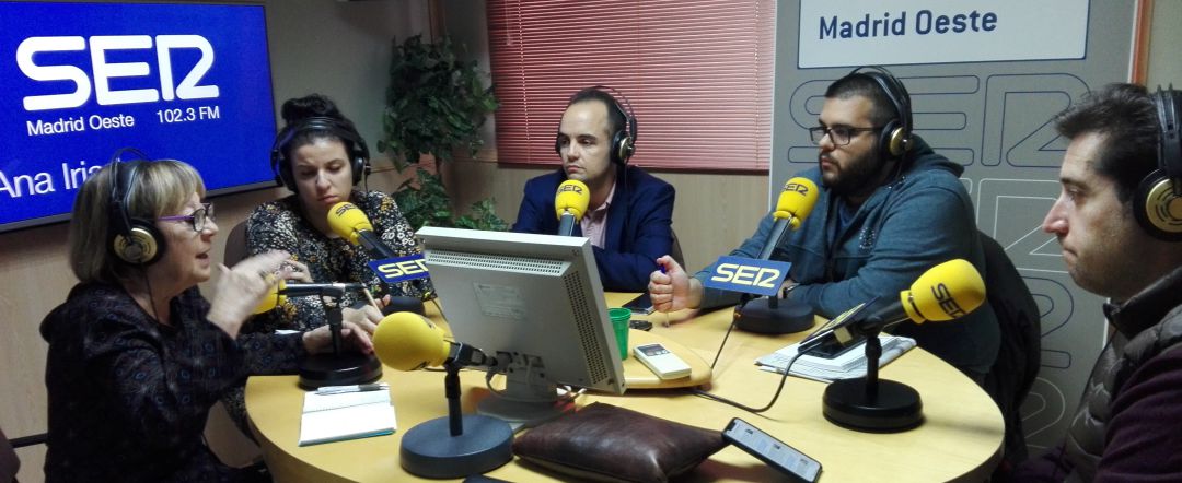 Tertulia de periodistas (16-11-2018) – Actualidad política en Arroyomolinos Tertulia de periodistas (16-11-2018) – Actualidad política en Arroyomolinos