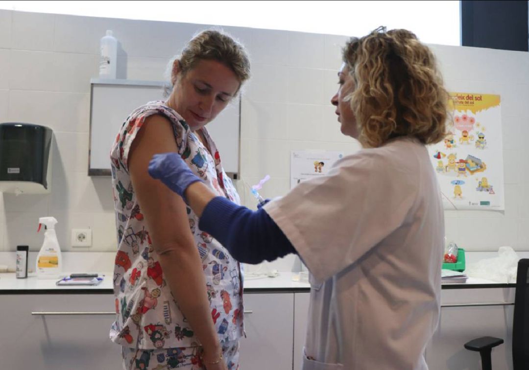 Los centros sanitarios de Castellón ya han vacunado contra la gripe a 33.000 personas en quince días