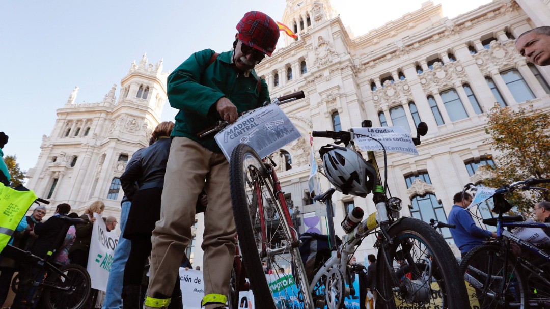 Ecologistas y grupos vecinales salen a la calle para apoyar Madrid Central