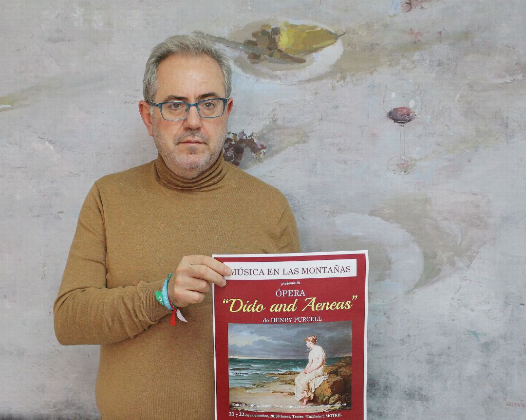 El concejal de cultura, Francisco Ruiz, durante la presentación de los conciertos "Música en las montañas" El concejal de cultura, Francisco Ruiz, durante la presentación de los conciertos "Música en las montañas"