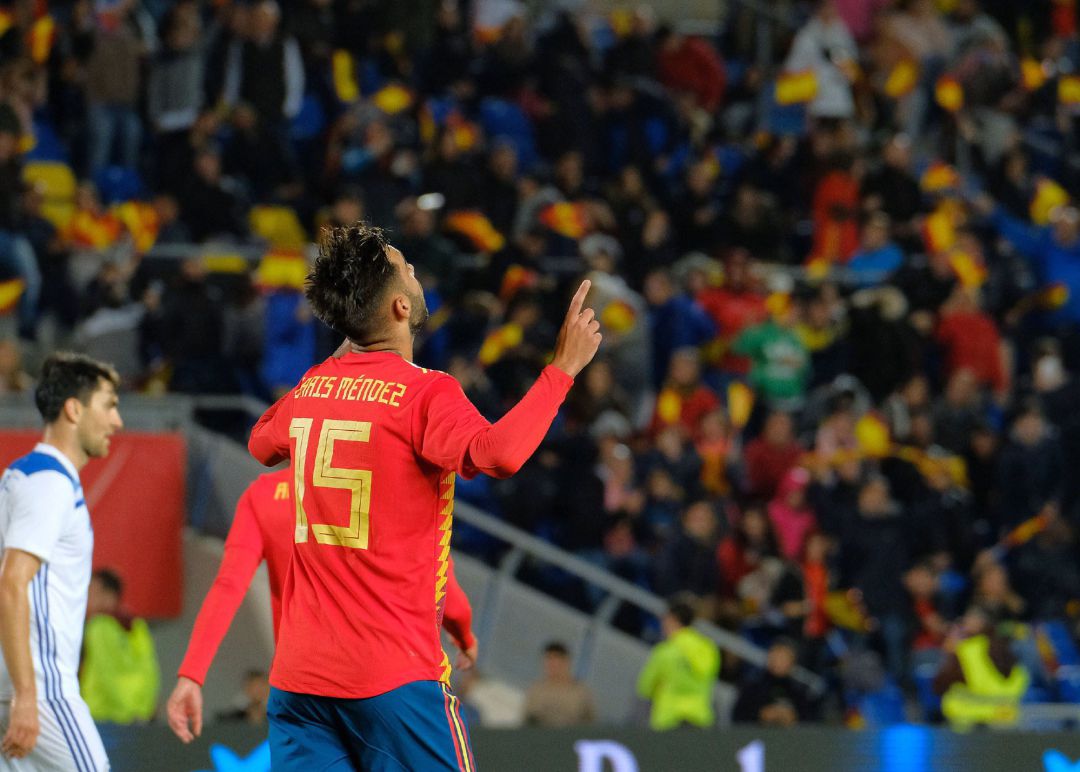 Brais Méndez se estrenó con gol en su debut con la Roja Brais Méndez se estrenó con gol en su debut con la Roja