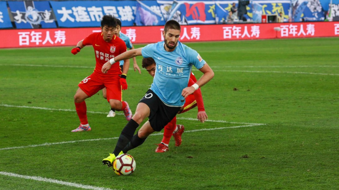 Carrasco ofrece 10.000 euros a un compañero de equipo tras romperle la nariz