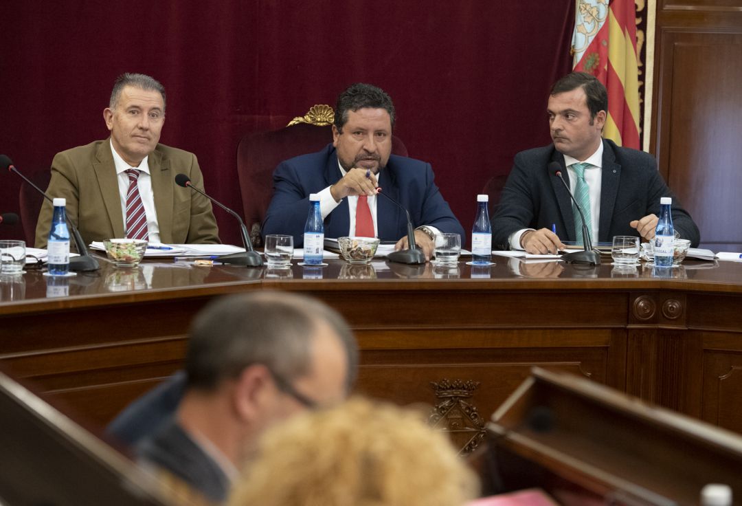 Moliner no consigue apoyos en los últimos presupuestos de legislatura Moliner no consigue apoyos en los últimos presupuestos de legislatura