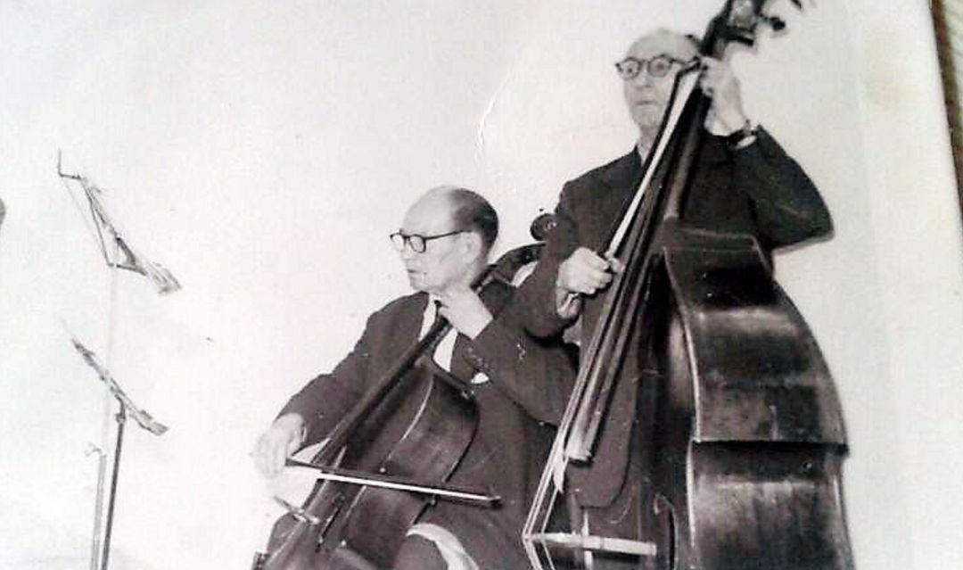Daniel Muñoz y Lorenzo Redondo, con la orquestina. Daniel Muñoz y Lorenzo Redondo, con la orquestina.