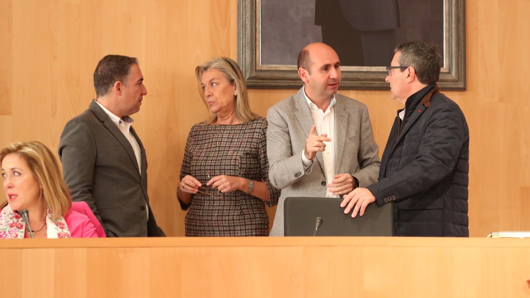 Un mes después de las riadas los partidos se enzarzan por la falta de ayudas públicas