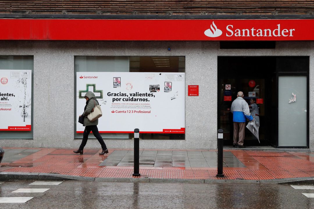 La sentencia de un juzgado de Málaga condena al Banco Santander a devolver el dinero aunque el fallo se puede recurrir La sentencia de un juzgado de Málaga condena al Banco Santander a devolver el dinero aunque el fallo se puede recurrir