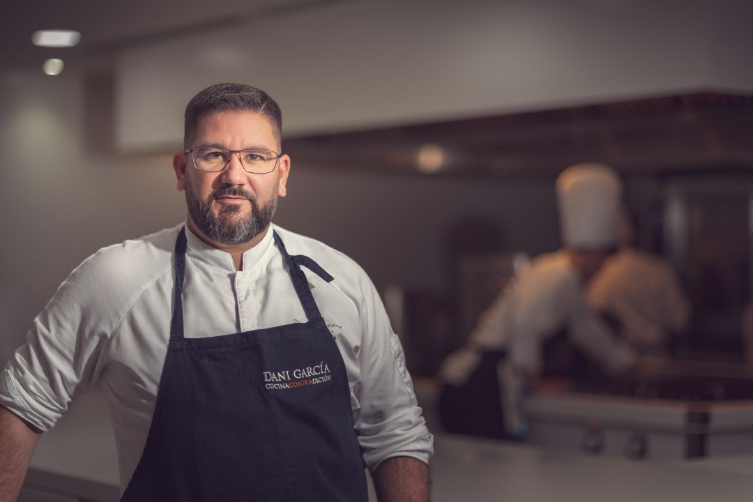 El lema de su delantal: 'COCINAcontraDICIÓN'. El lema de su delantal: 'COCINAcontraDICIÓN'.