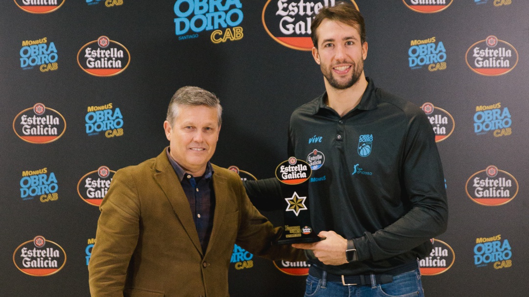 MVP Llovet: Es un orgullo un premio que llega de la afición del Obradoiro