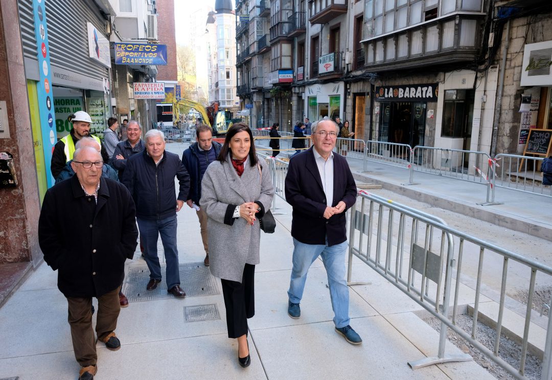 Visita de la alcaldesa a las obras en la Calle Cervantes. Visita de la alcaldesa a las obras en la Calle Cervantes.