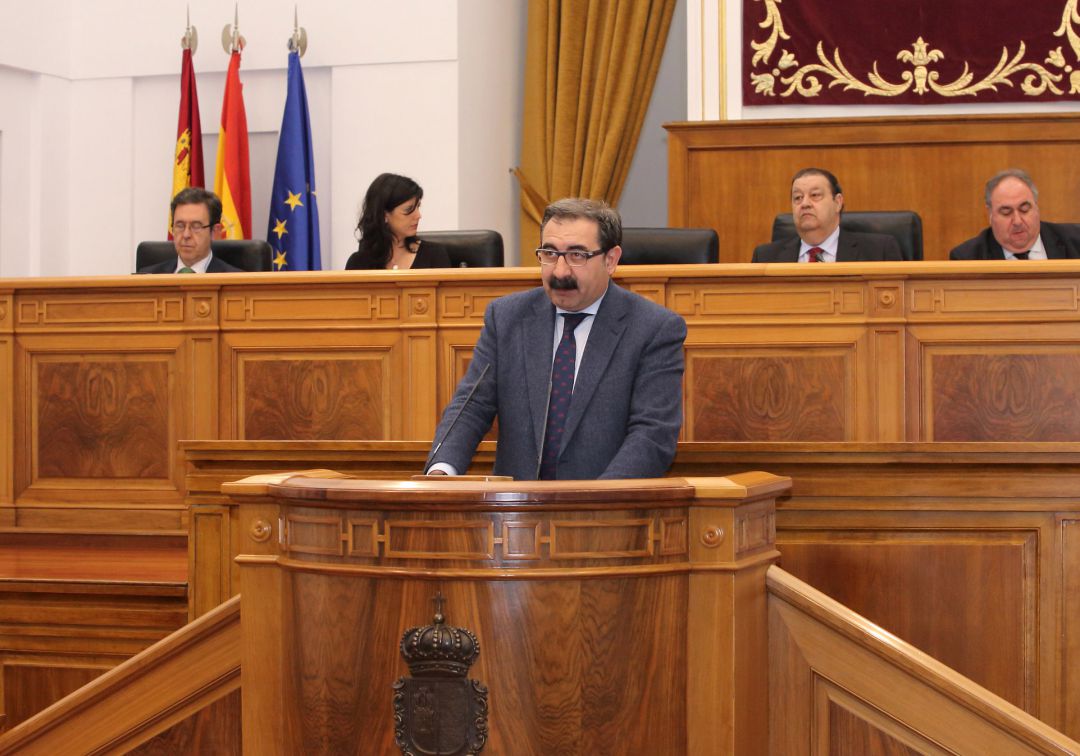 Las Cortes debaten sobre las listas de espera y el futuro de la PAC