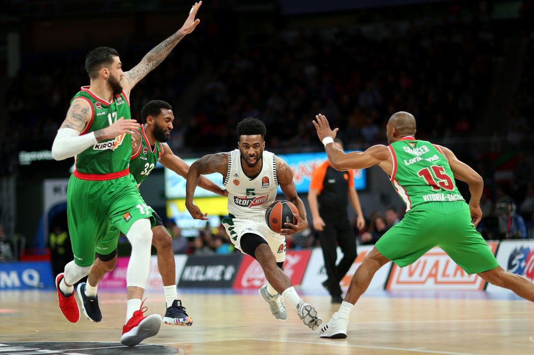 Langford se fue con 33 puntos y 35 de valoración. Langford se fue con 33 puntos y 35 de valoración.