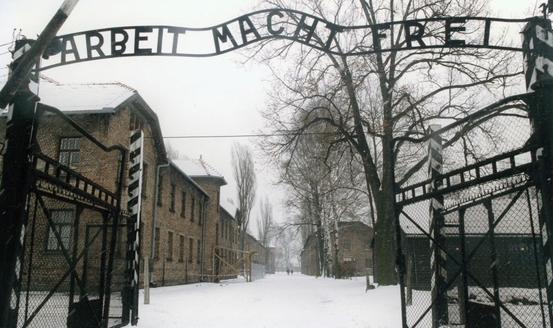 Entrada del campo de concentración de Auschwitz Entrada del campo de concentración de Auschwitz