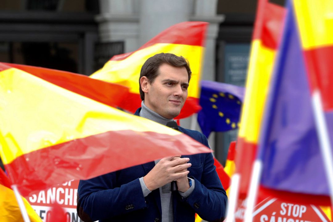 El líder de Ciudadanos, Albert Rivera, durante la concentración celebrada hoy en Madrid convocada por la plataforma 'España Ciudadana' El líder de Ciudadanos, Albert Rivera, durante la concentración celebrada hoy en Madrid convocada por la plataforma 'España Ciudadana'
