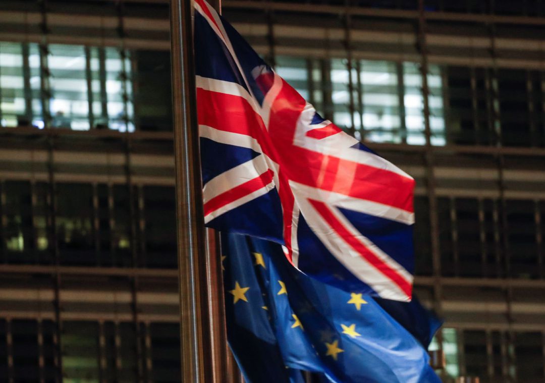 El Renge Unit va decidir sortir de la Unió Europea en un referèndum celebrat el 23 de juny del 2016. El Renge Unit va decidir sortir de la Unió Europea en un referèndum celebrat el 23 de juny del 2016.