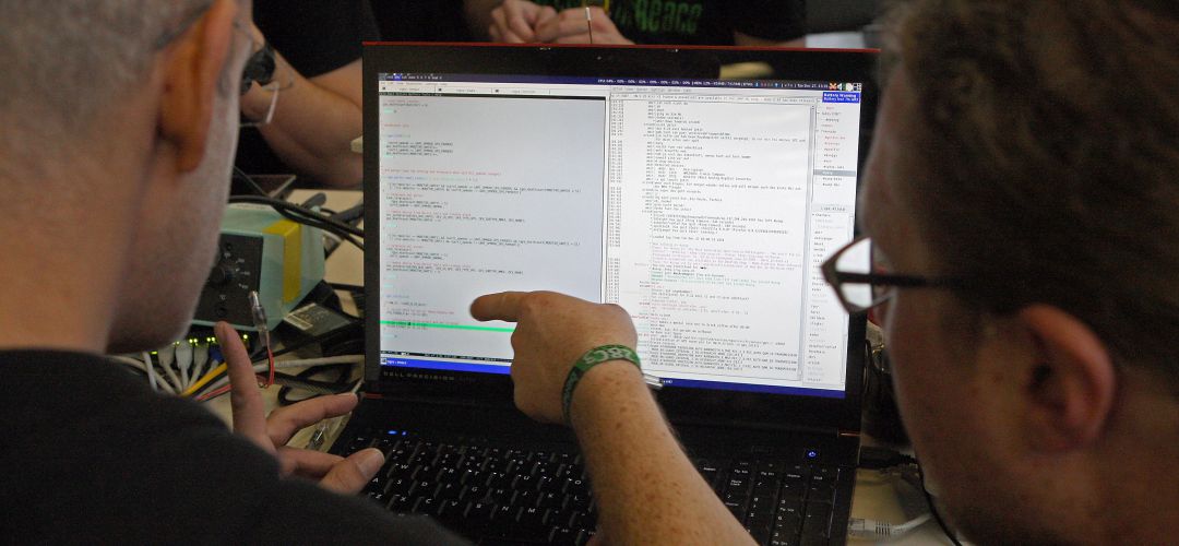 Los usuarios deben de estar cada vez más informados de los riesgos que conllevan las nuevas tecnologías. Los usuarios deben de estar cada vez más informados de los riesgos que conllevan las nuevas tecnologías.