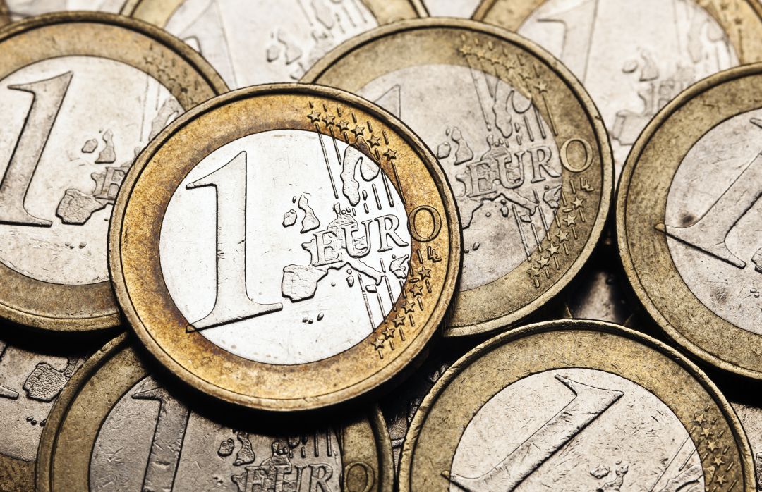 Que no te engañen, cada vez son más frecuentes los timos por monedas que se hacen pasar por los euros. Que no te engañen, cada vez son más frecuentes los timos por monedas que se hacen pasar por los euros.