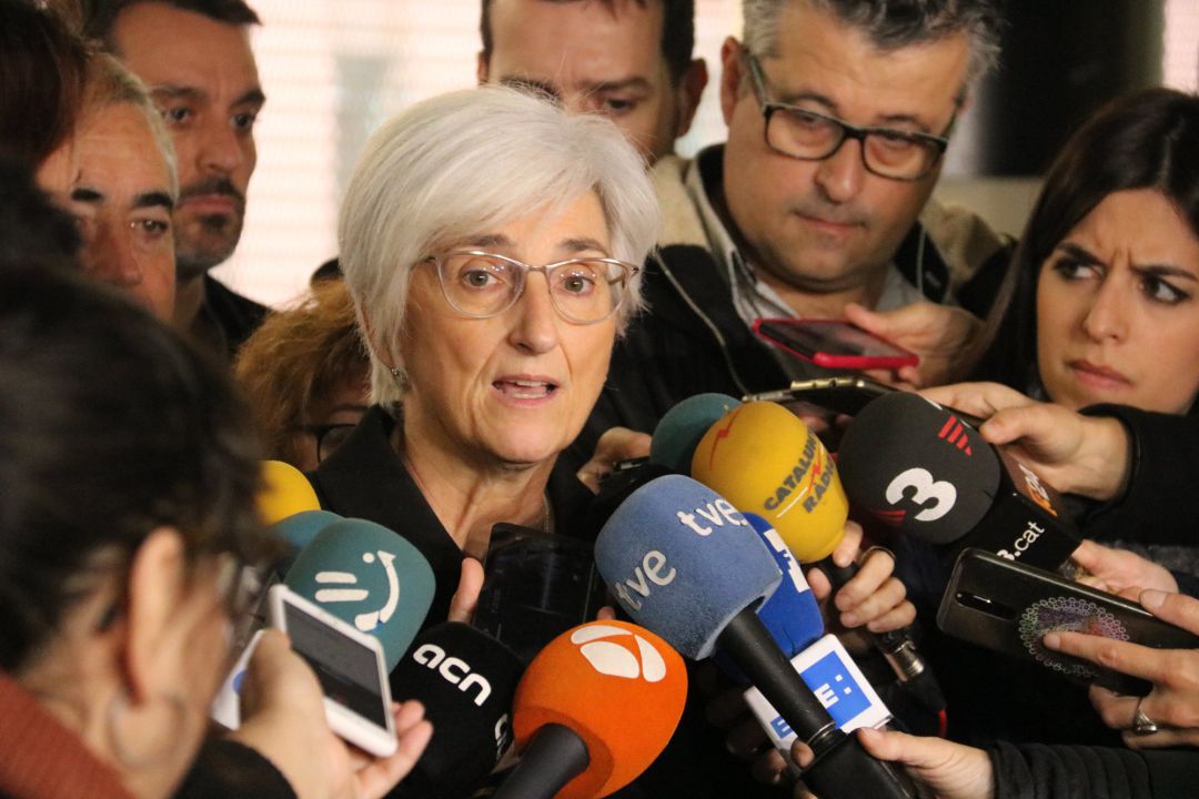La fiscal general del Estado, María José Segarra, atendiendo a los medios La fiscal general del Estado, María José Segarra, atendiendo a los medios