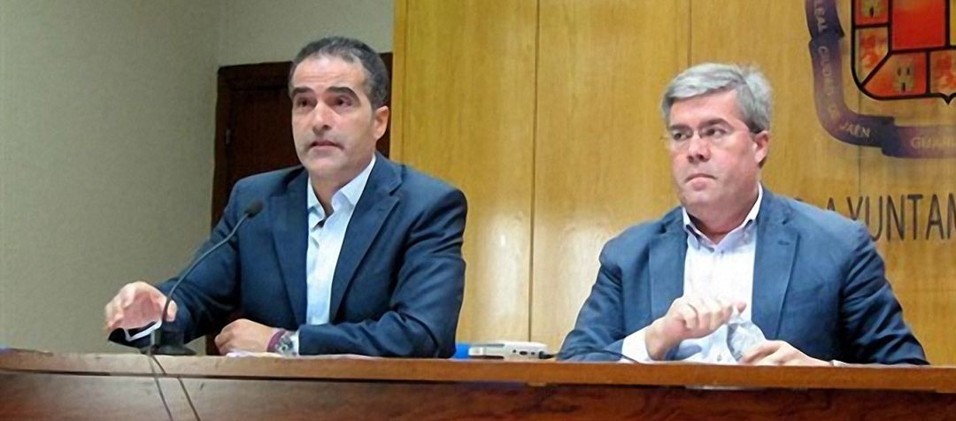 Juan José Jódar y José Enrique Fernández de Moya en una rueda de prensa. Juan José Jódar y José Enrique Fernández de Moya en una rueda de prensa.