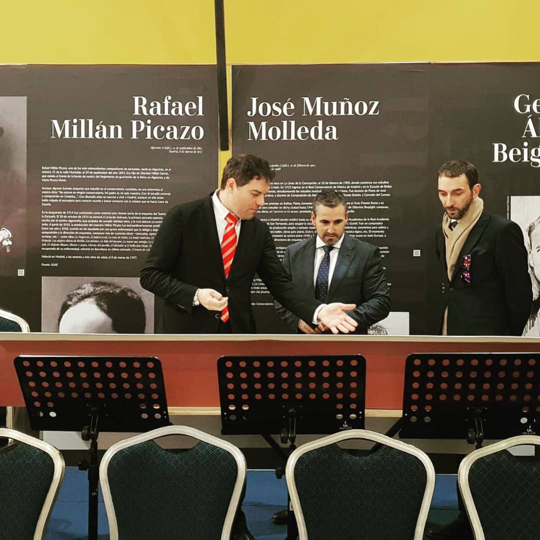 Juan Carlos Ocaña explica los detalles de la exposición. Juan Carlos Ocaña explica los detalles de la exposición.