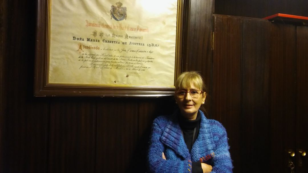 Carmen Carroquino con el título de proveedor oficial d ela Casa Real concedido en 1901 por la regente María Cristina de Habsburgo, Carmen Carroquino con el título de proveedor oficial d ela Casa Real concedido en 1901 por la regente María Cristina de Habsburgo,
