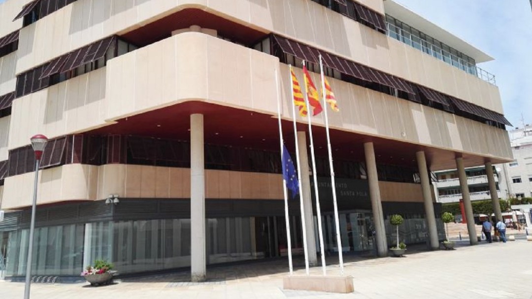 Santa Pola convoca una concentración para apoyar al pesquero