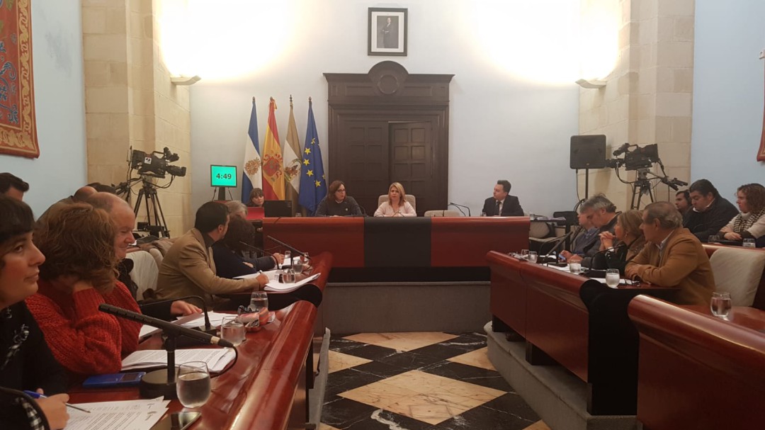 La oposición en bloque critica el dispositivo de las zambombas