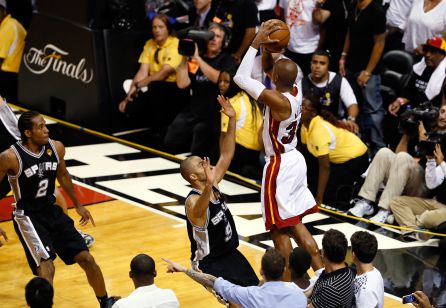 Ray Allen metió la canasta que daría a la postre el anillo a los Heat en 2013 Ray Allen metió la canasta que daría a la postre el anillo a los Heat en 2013