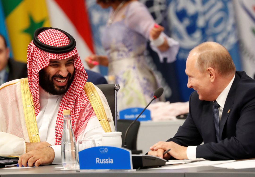 El príncipe saudí exhibe buena sintonía con Putin en la cumbre del G20 El príncipe saudí exhibe buena sintonía con Putin en la cumbre del G20