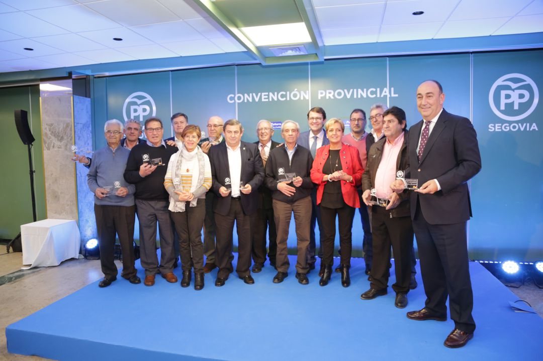 Foto de familia de los alcaldes más veteranos del PP Foto de familia de los alcaldes más veteranos del PP