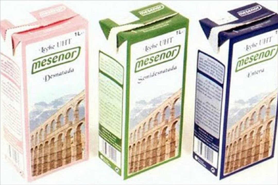 Mesenor ofrece tres envases distintos con leche entera, desnatada y semidesnatada Mesenor ofrece tres envases distintos con leche entera, desnatada y semidesnatada