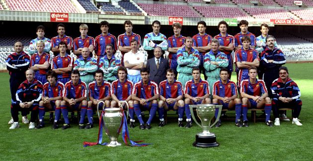 Núñez posa con la plantilla que ganó la primera Copa de Europa para el Barcelona con Cruyff en el banquillo. Núñez posa con la plantilla que ganó la primera Copa de Europa para el Barcelona con Cruyff en el banquillo.