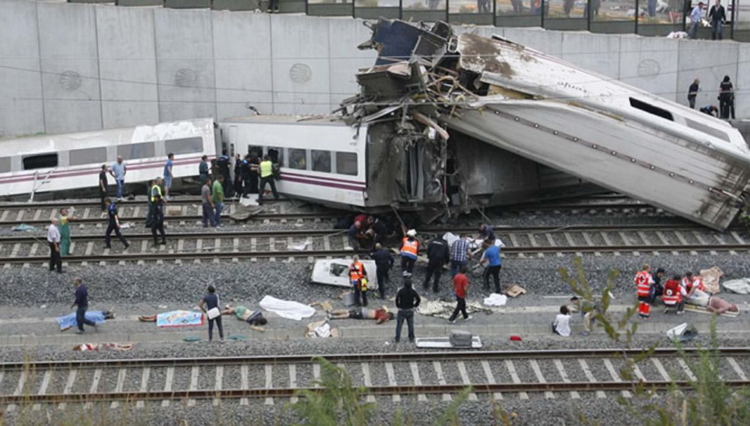 Víctimas del accidente instantes después del siniestro Víctimas del accidente instantes después del siniestro