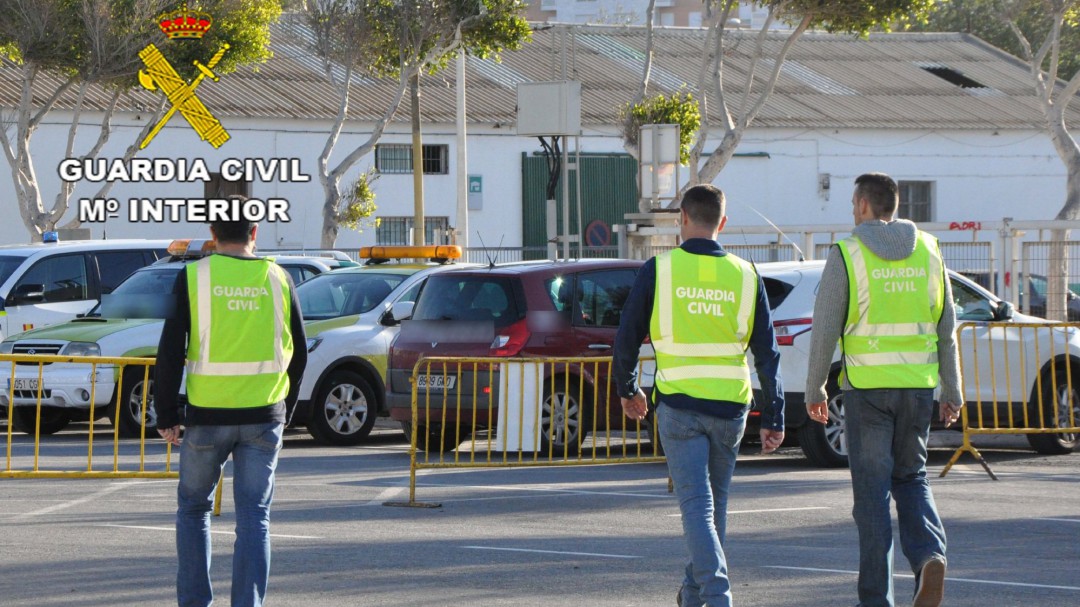 La Guardia Civil halla a salvo a los dos menores a bordo de un coche robado