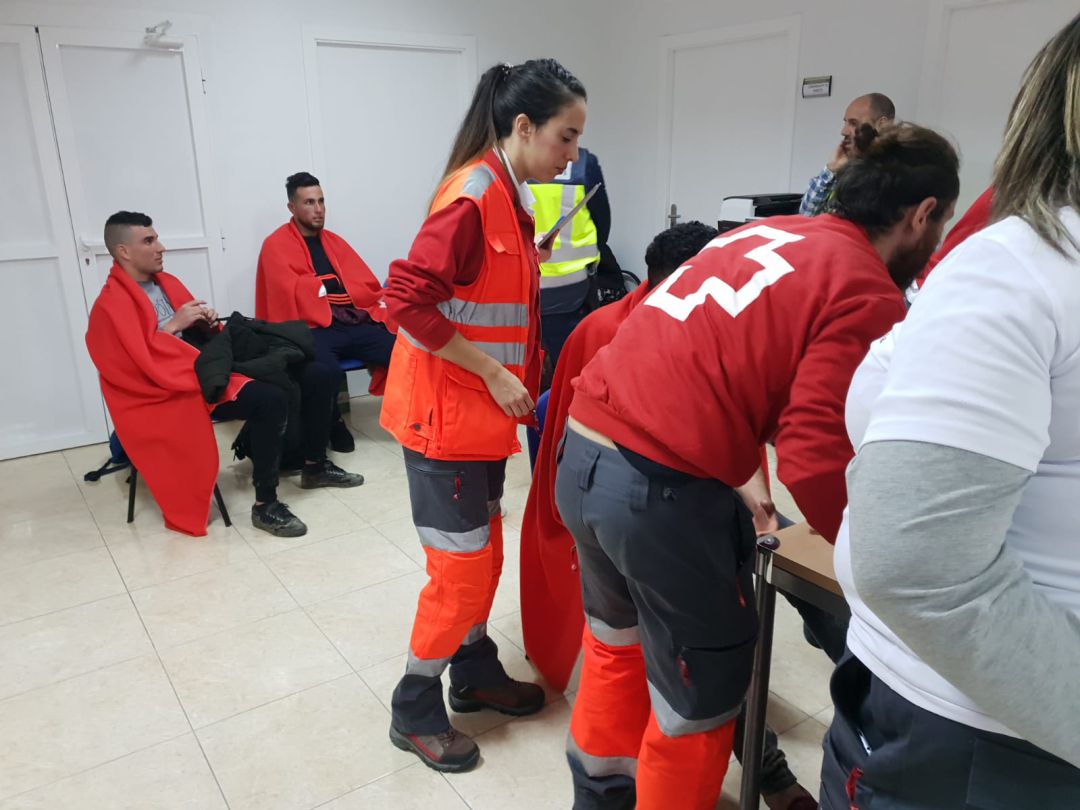 Localizadas dos pateras en San Juan y El Campello con 15 inmigrantes a bordo, 11 sin interceptar Localizadas dos pateras en San Juan y El Campello con 15 inmigrantes a bordo, 11 sin interceptar