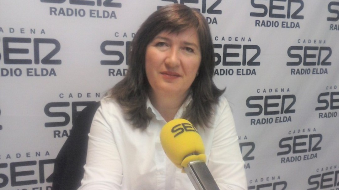 Charo Navalón destaca la importancia de conocer las consecuencias del holocausto en Elda