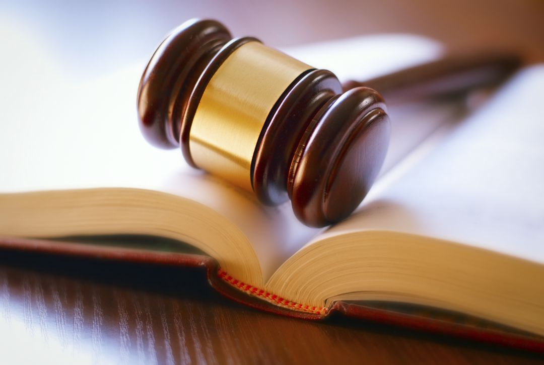 La renuncia del abogado defensor obliga a suspender el juicio por una presunta estafa de 300.000 euros en Becerril La renuncia del abogado defensor obliga a suspender el juicio por una presunta estafa de 300.000 euros en Becerril